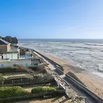 180m De La 4 Adultes - 4 Enfants *