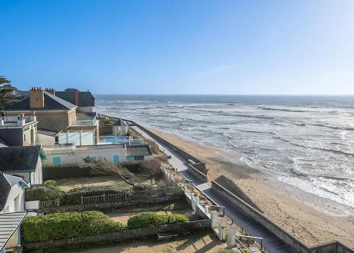 180m De La 4 Adultes - 4 Enfants *